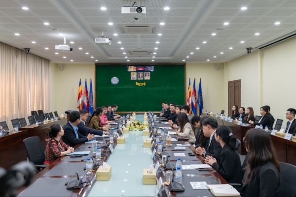 ក្រសួងការងារ និងបណ្តុះបណ្តាលវិជ្ជាជីវៈ សង្ឃឹមថានិស្សិតជ័យលាភីអាហារូបករណ៍របស់រដ្ឋាភិបាលអូស្ត្រាលី សម្រាប់ឆ្នាំ២០២៥នេះ នឹងធ្វើជាទូតសុឆន្ទៈរបស់កម្ពុជាប្រកបដោយថាមពល