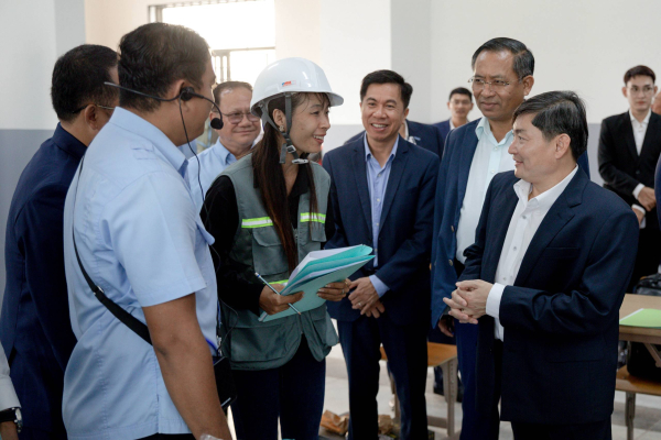 ឯកឧត្តម ហេង សួរ ដឹកនាំកិច្ចប្រជុំជាមួយក្រុមហ៊ុននិងសមាគមអ្នកសាងសង់កម្ពុជា ដើម្បីត្រៀមអនុវត្តកម្មវិធីវាយតម្លៃទទួលស្គាល់ជំនាញពីមុន (RPL) របស់អតីតពលករមកពីថៃឱ្យមានប្រសិទ្ធភាពខ្ពស់