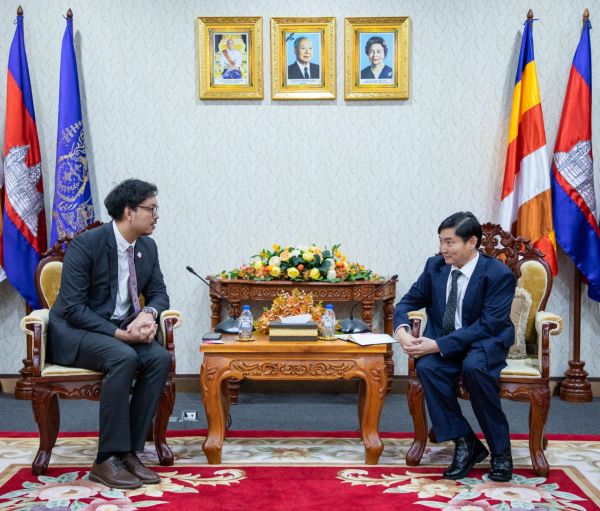 រដ្ឋមន្ត្រីក្រសួងការងារ ស្វាគមន៍ការវិនិយោគរបស់ហ្វូតផេនដា និងជំរុញឱ្យគិតគូរបបសន្តិសុខសង្គមជូនបុគ្គលិក