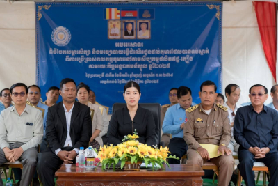 ពិធីចែកសម្ភារសិក្សា មធ្យោបាយធ្វើដំណើរ និងកញ្ចប់បំណិនជីវិតជូនដល់កុមារ និងក្រុមគ្រួសារគោលដៅ ដែលបានទប់ស្កាត់ពីការប្រើប្រាស់ពលកម្មកុមារនៅស្រុកស្ទោង និងស្រុកសន្ទុក ខេត្តកំពង់ធំ