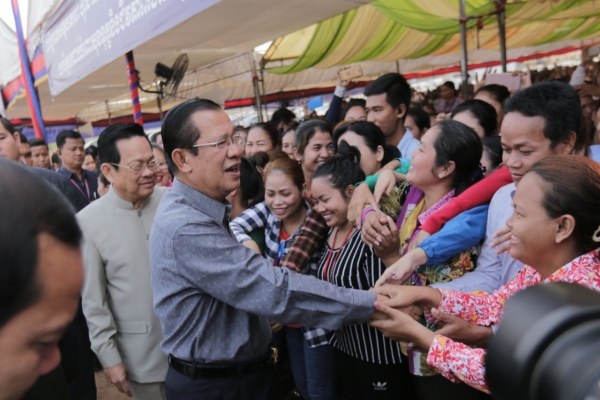 សម្តេចតេជោ ហ៊ុន សែន អញ្ជើញជួបសំណេះសំណាលជាមួយកម្មករចំនួន ១៤,៦៩៤នាក់ នៅតំបន់ព្រៃទា