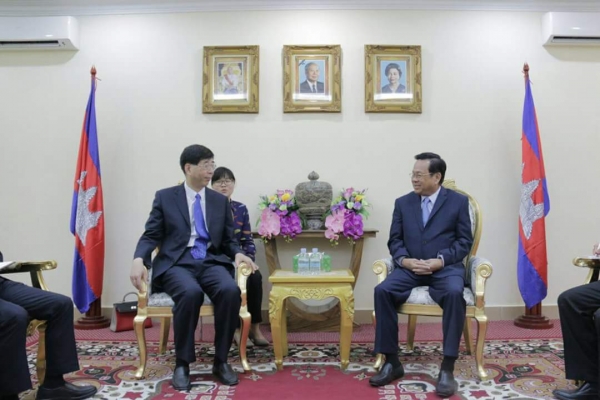 ជំនួបពិភាក្សាជាមួយ ឯកឧត្តម Huang Xiqiang ប្រធានមន្ទីរកិច្ចការបរទេសប្រចាំខេត្ត ជាំងស៊ូ ប្រទេសចិន