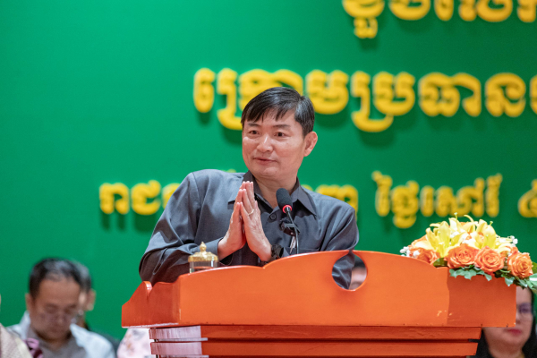 ឯកឧត្តម ហេង សួរ ចាត់ទុកស្ត្រីជាឆ្អឹងខ្នង ក្នុងការរួមចំណែកការពារនិងអភិវឌ្ឍប្រទេសជាតិ ជាពិសេសស្ត្រី នៃគ្រួសារវីរកងកម្លាំងប្រដាប់អាវុធ នៅក្នុងទិវាអន្តរជាតិនារី ៨មីនា