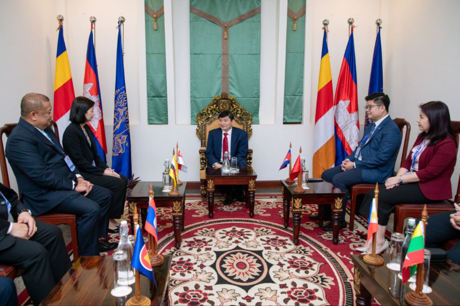ឯកឧត្តម ហេង សួរ បានទទួលជួបសម្តែងការគួរសម ជាមួយប្រធានឧត្តមមន្ត្រីការងារអាស៊ាន