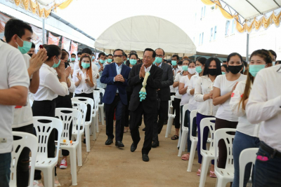 ឯកឧត្តមបណ្ឌិត អុិត សំហេង អញ្ជើញចុះជួបសំណេះសំណាល និងសួរសុខទុក្ខបងប្អូនពលករខ្មែរ ដែលកំពុងធ្វើការនៅក្រុមហ៊ុនCPF ប្រទេសថៃ