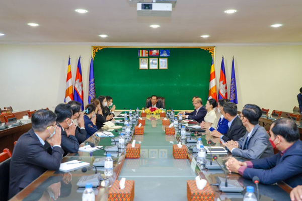 បច្ចុប្បន្ន កម្ពុជាមានធនធានមនុស្ស មានសមត្ថភាពកាន់តែច្រើន ជាធនធានប្រកបដោយគុណភាព